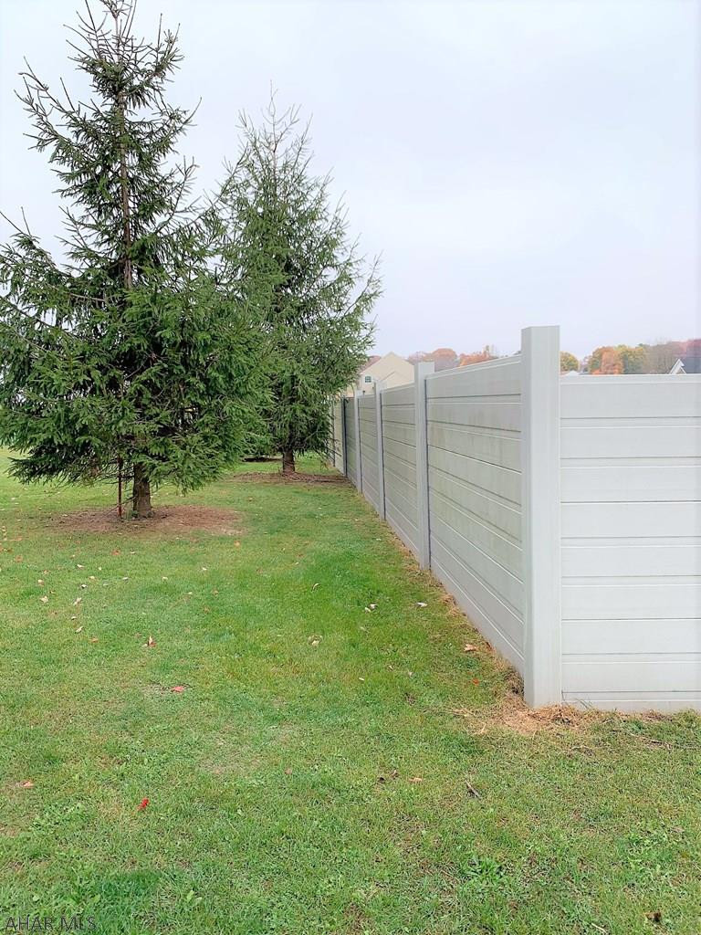 Hawthorne Manor - Residential