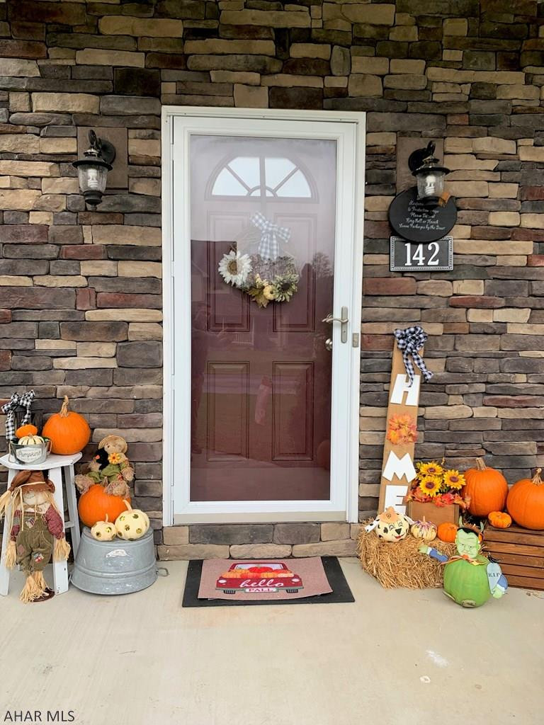 Hawthorne Manor - Residential