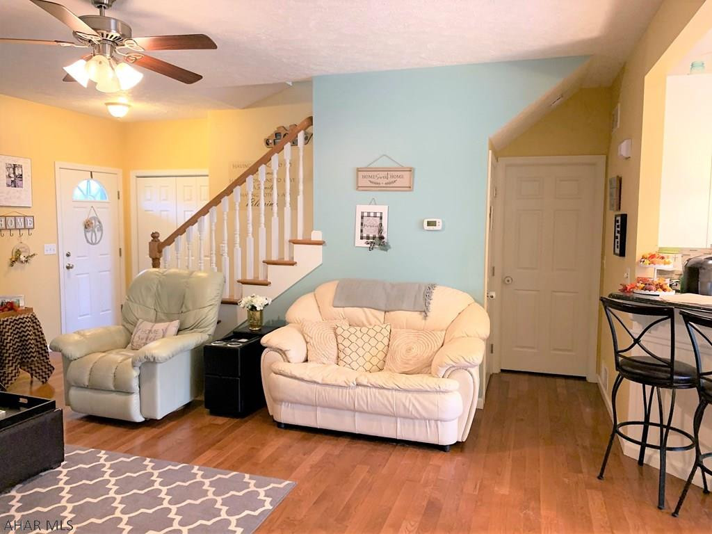 Hawthorne Manor - Residential