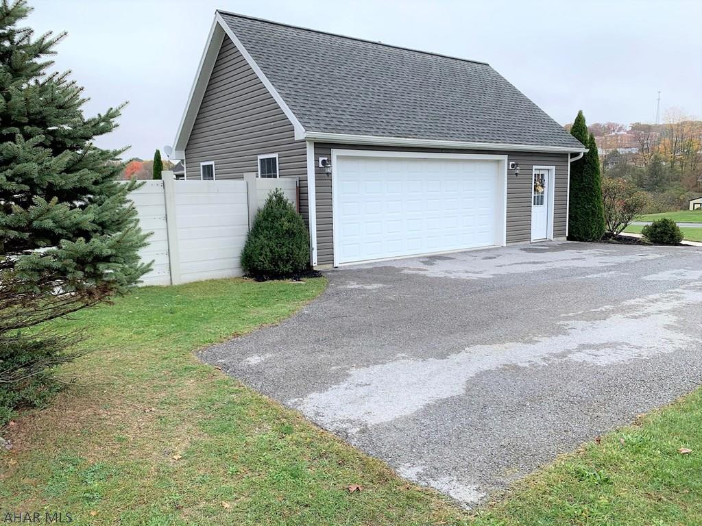 Hawthorne Manor - Residential