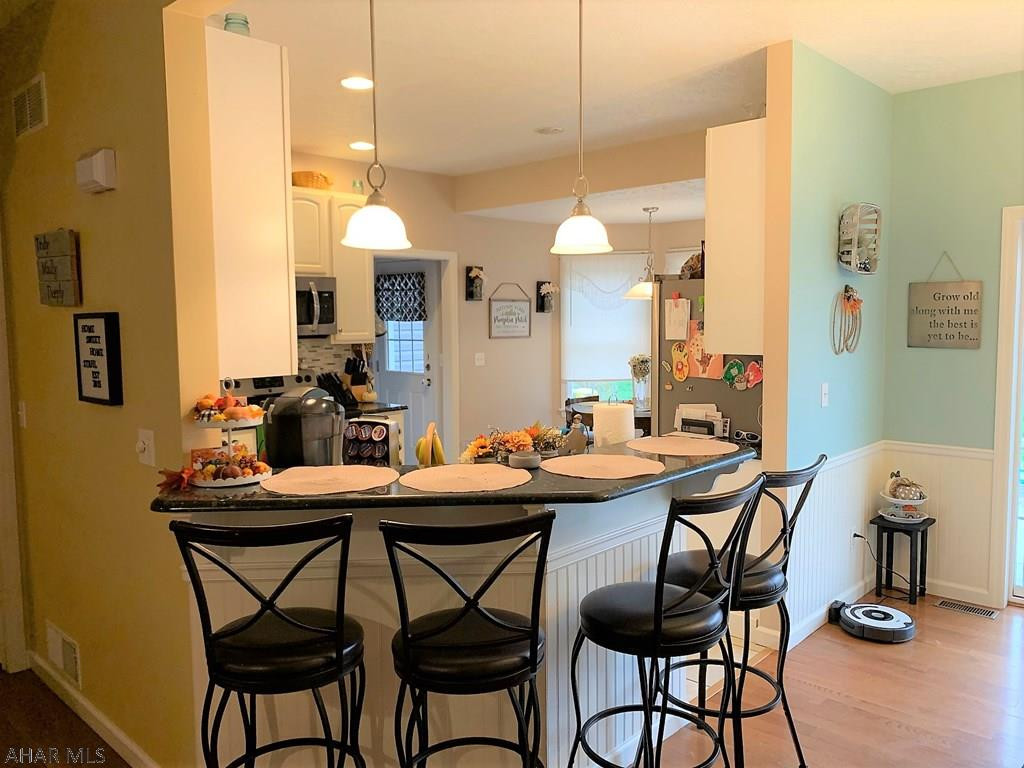 Hawthorne Manor - Residential