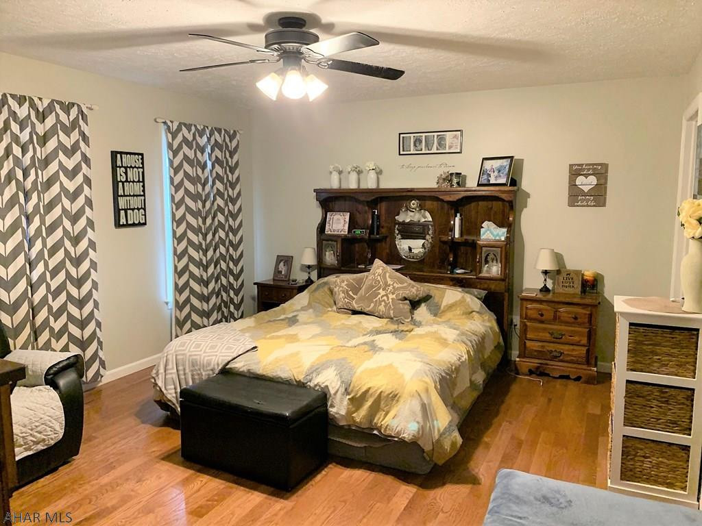 Hawthorne Manor - Residential