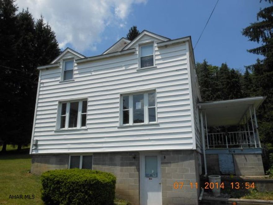 To report any concerns with a listing broker/agent or to report any property condition or other concern needing escalation, please call: 1-877-617-5274.