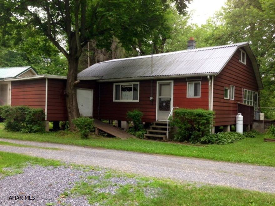 Nice cottage in beautiful Camp Sunshine. Lovely enclosed porch. Enduro roof installed in 2010. Propane fireplace installed in 2012. Well kept and ready for you to enjoy.