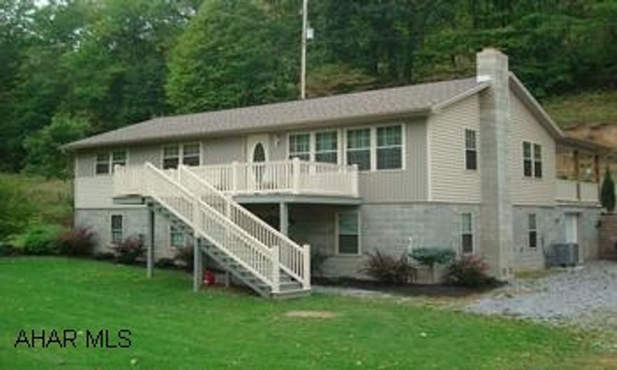 Wonderfully remodled 5 bedroom 2 full bath on just over three private acres.  Two small ponds, partially wooded with new landscaping.  All new kitchen, two wood stoves, prices to sell at 185,000 Wonderfully remodled 5 bedroom 2 full bath on 3.8 private acres.  Two small ponds, partially wooded with new landscaping.  All new kitchen, two wood stoves, prices to sell at 185,000