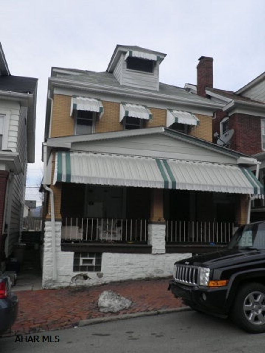 Great investment property with 3 bedrooms and 1.5 baths.