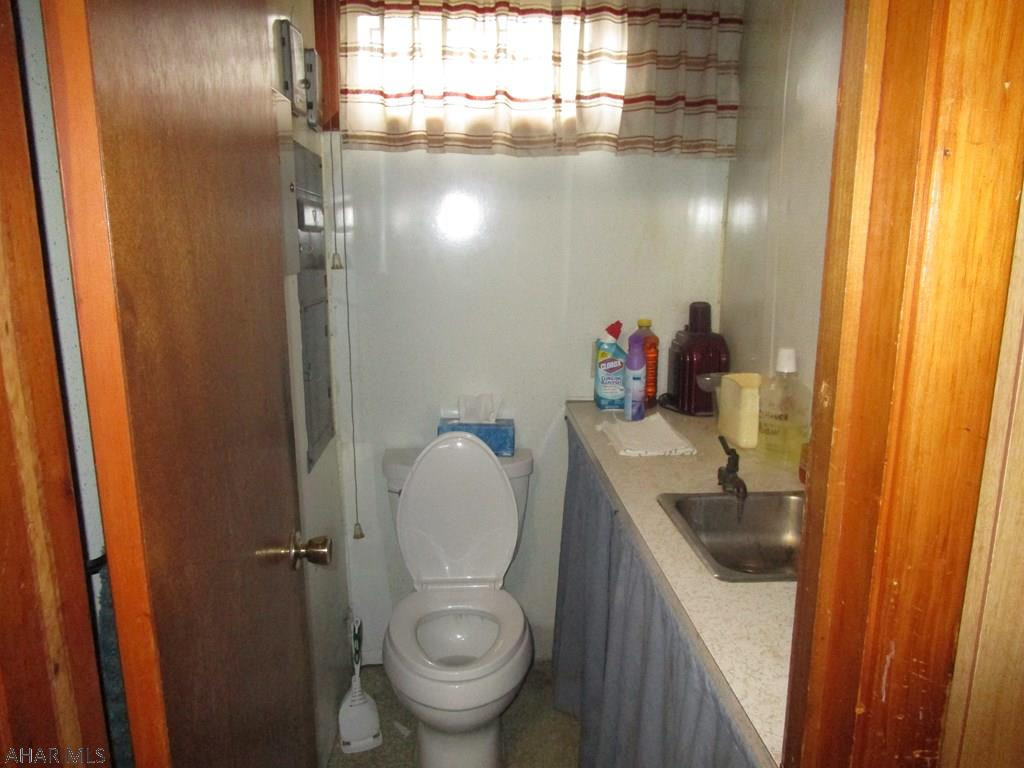 Unknown - Commercial Sale