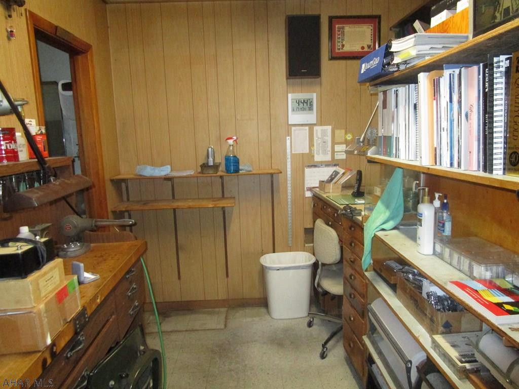 Unknown - Commercial Sale