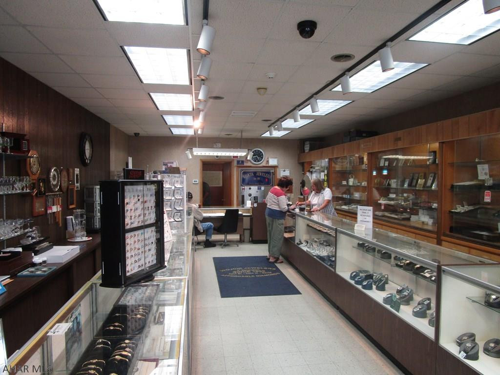 Unknown - Commercial Sale