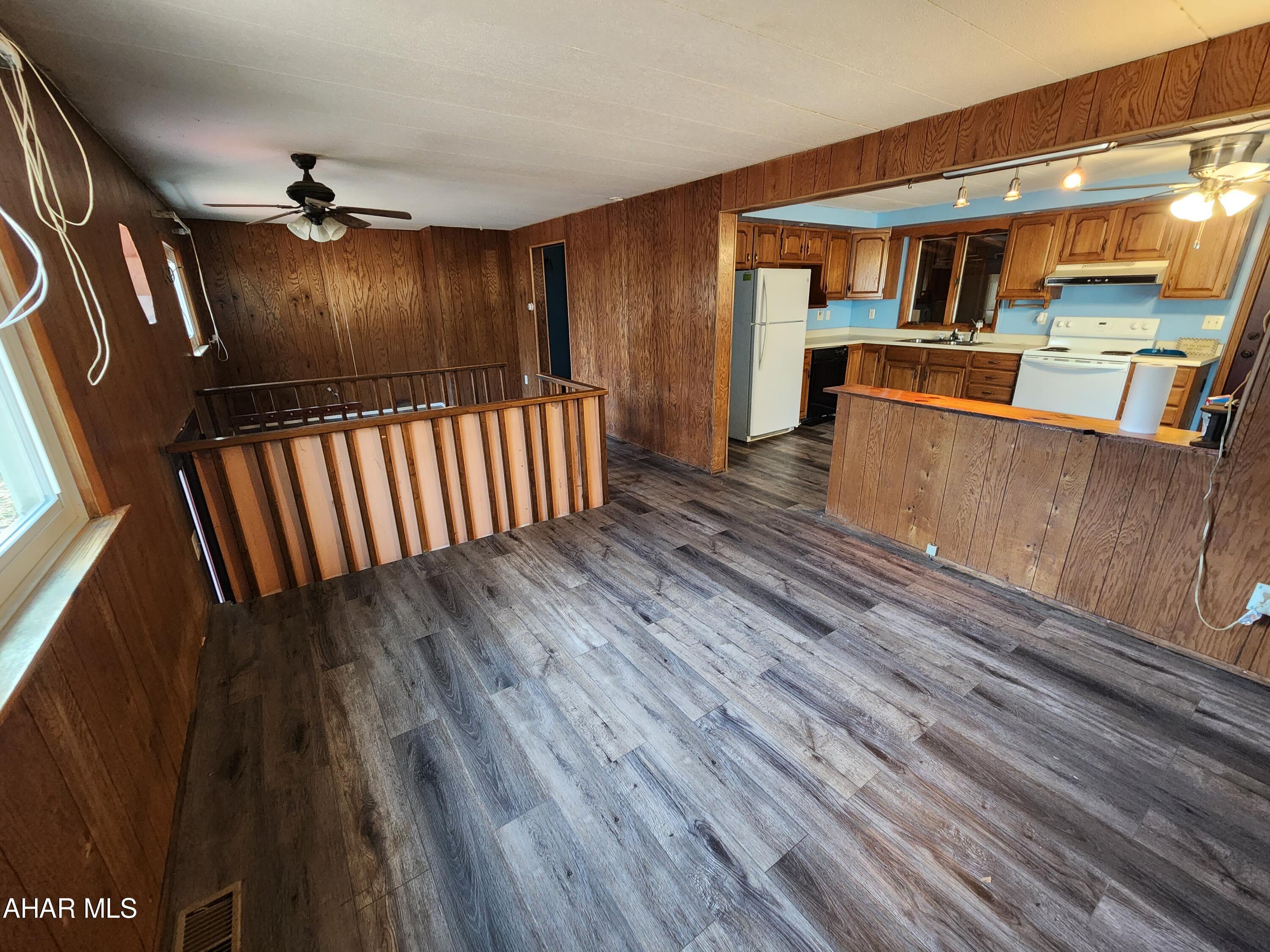 Glendale Yearound - Residential