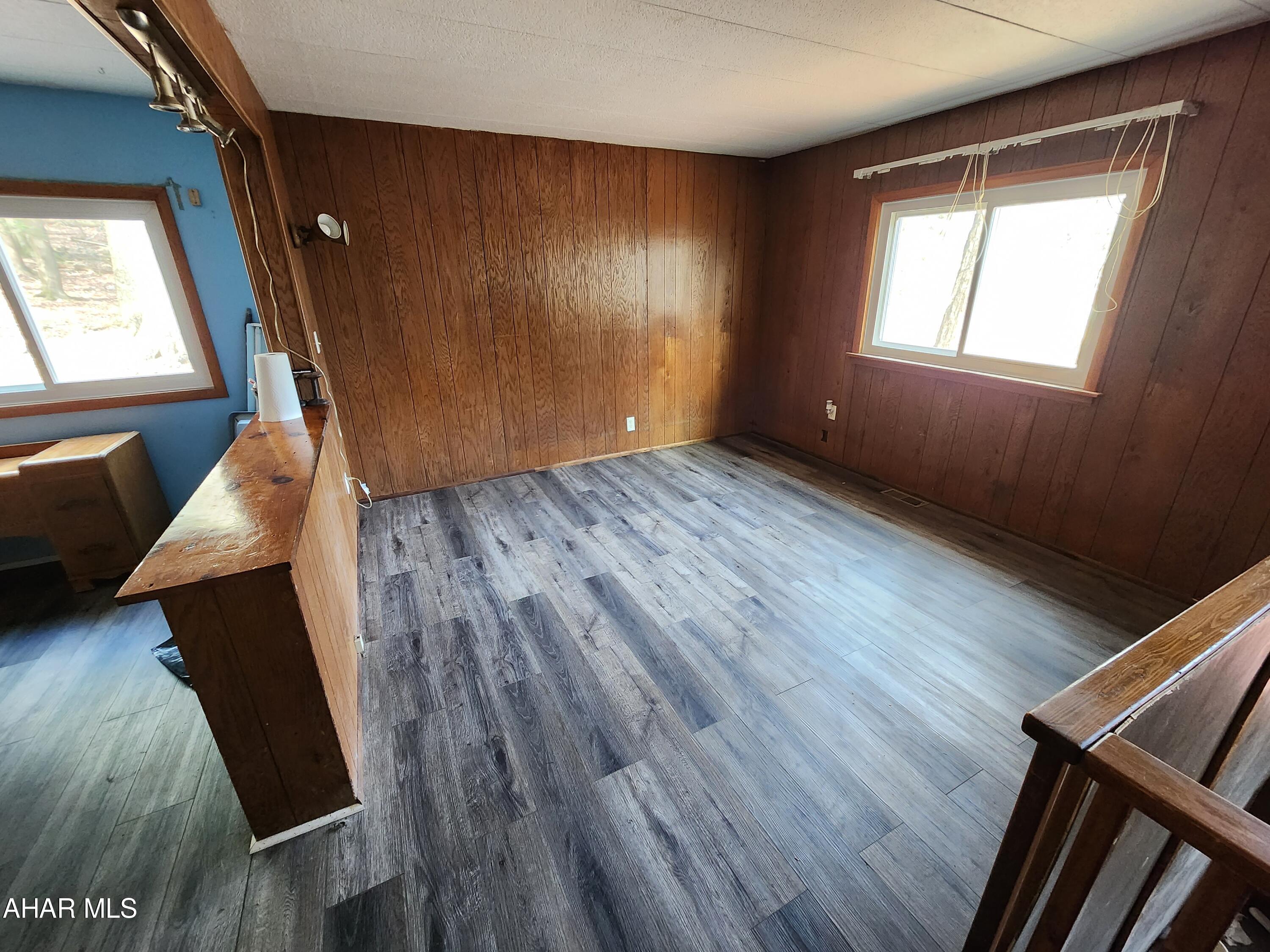 Glendale Yearound - Residential