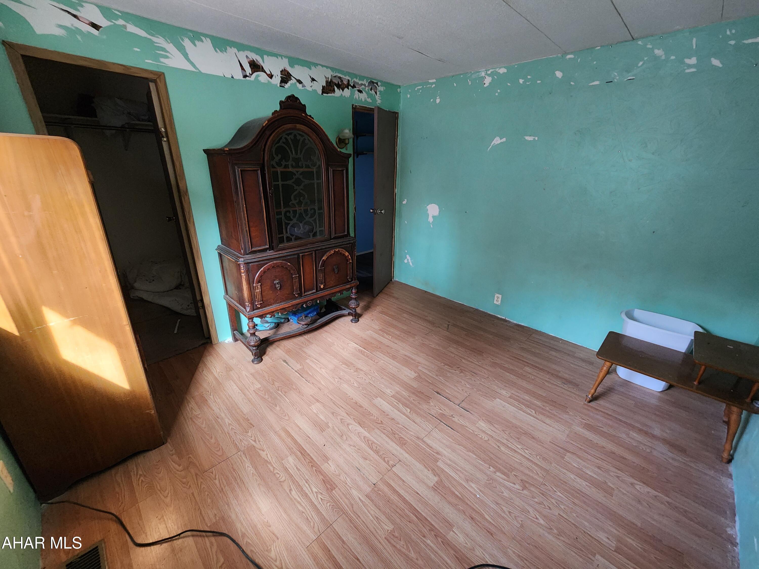 Glendale Yearound - Residential