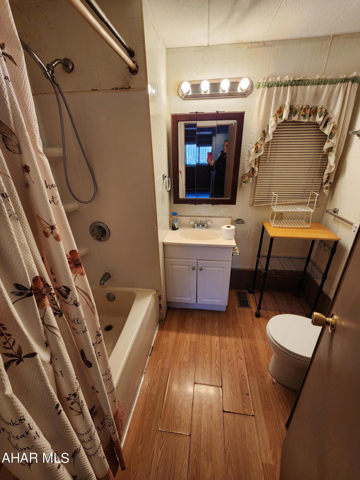 Glendale Yearound - Residential