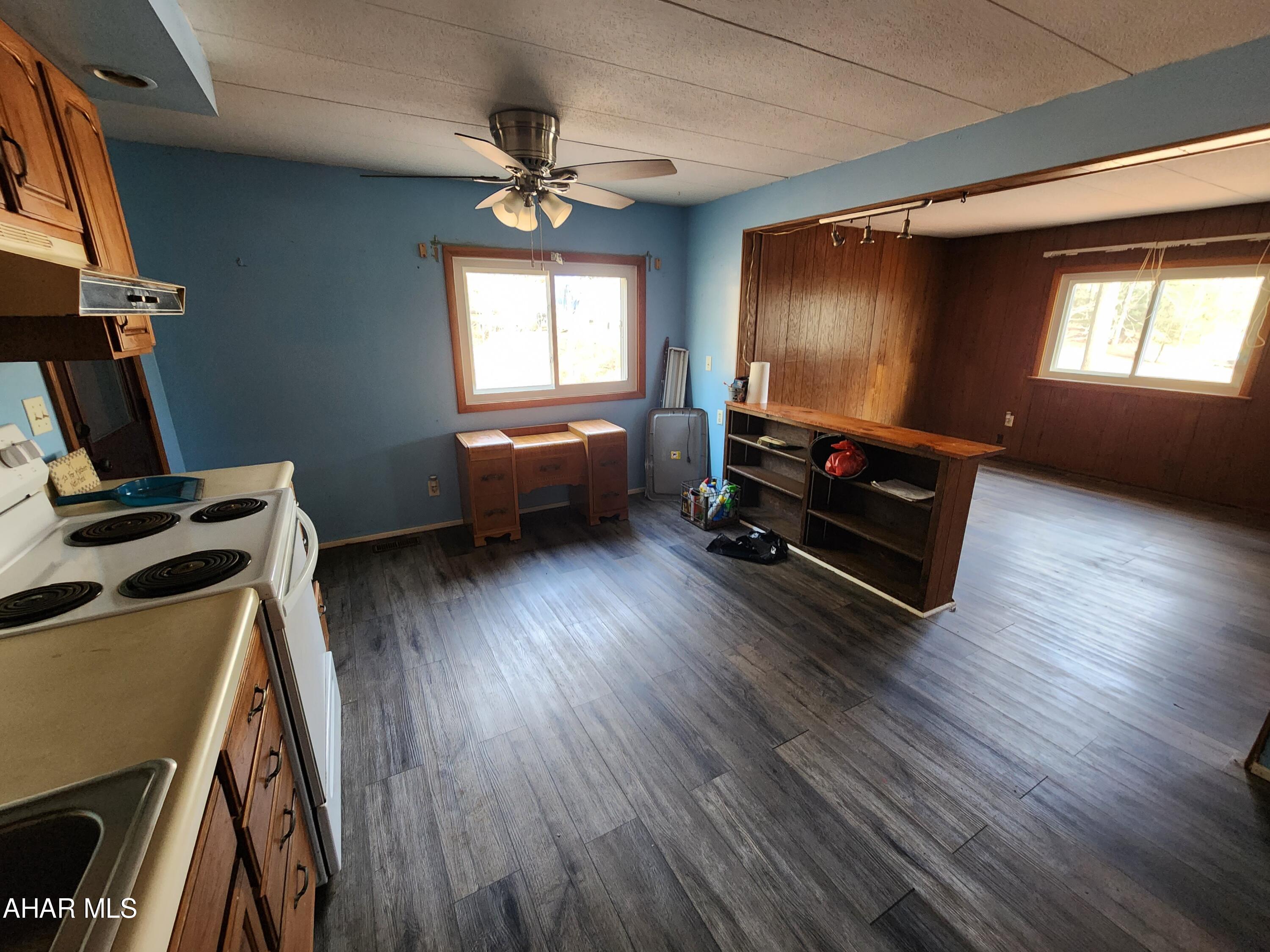 Glendale Yearound - Residential