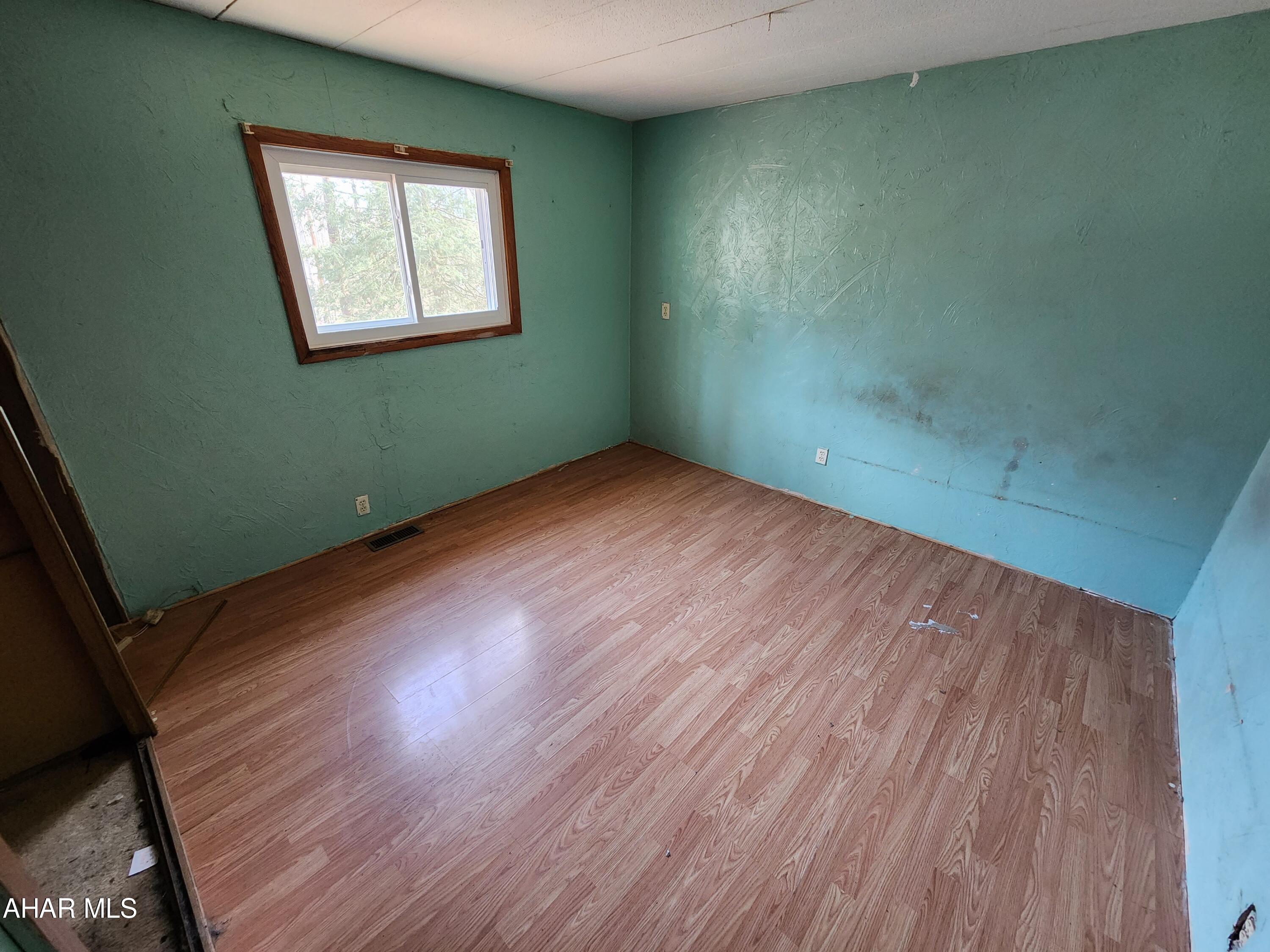 Glendale Yearound - Residential