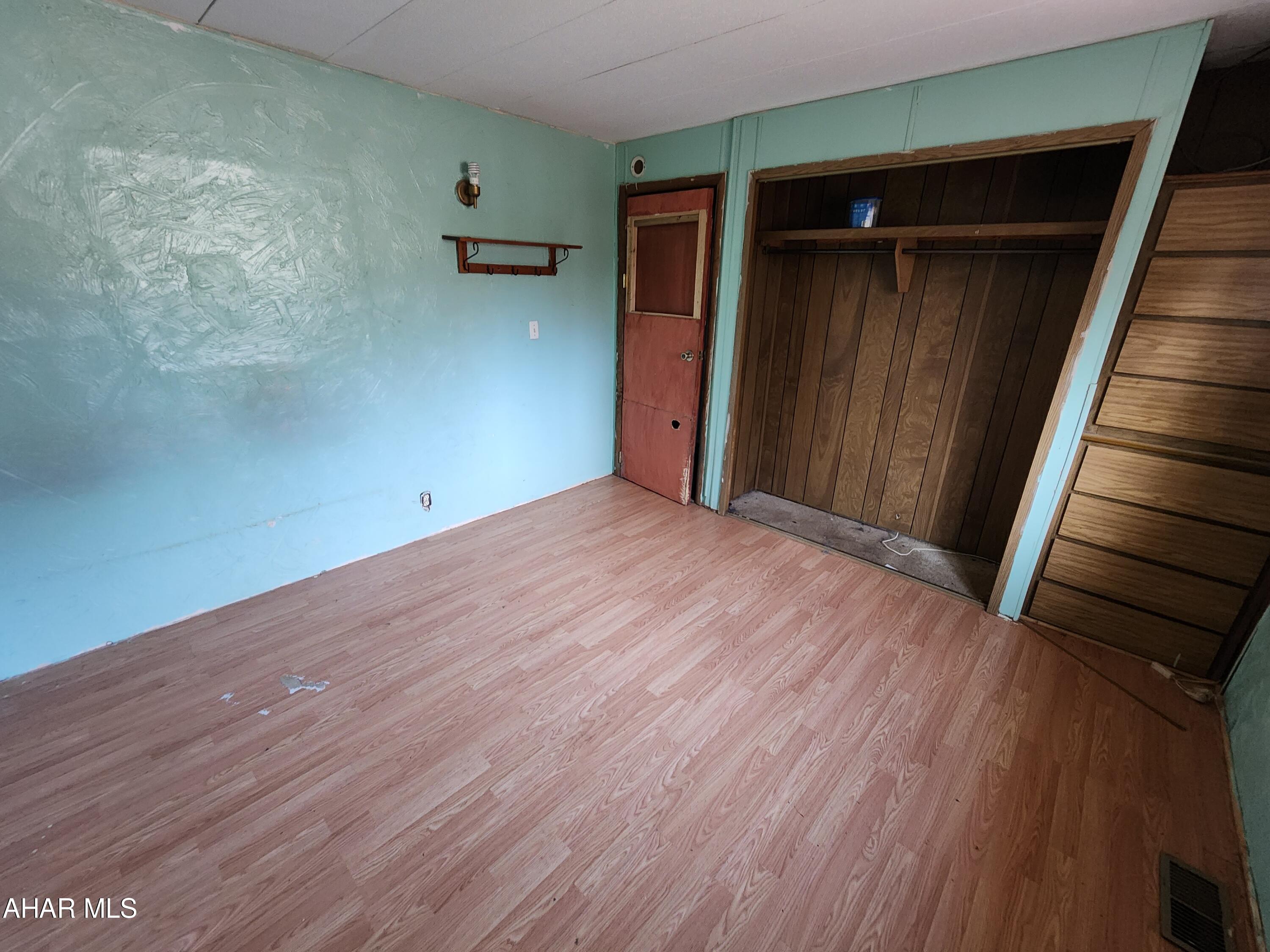 Glendale Yearound - Residential