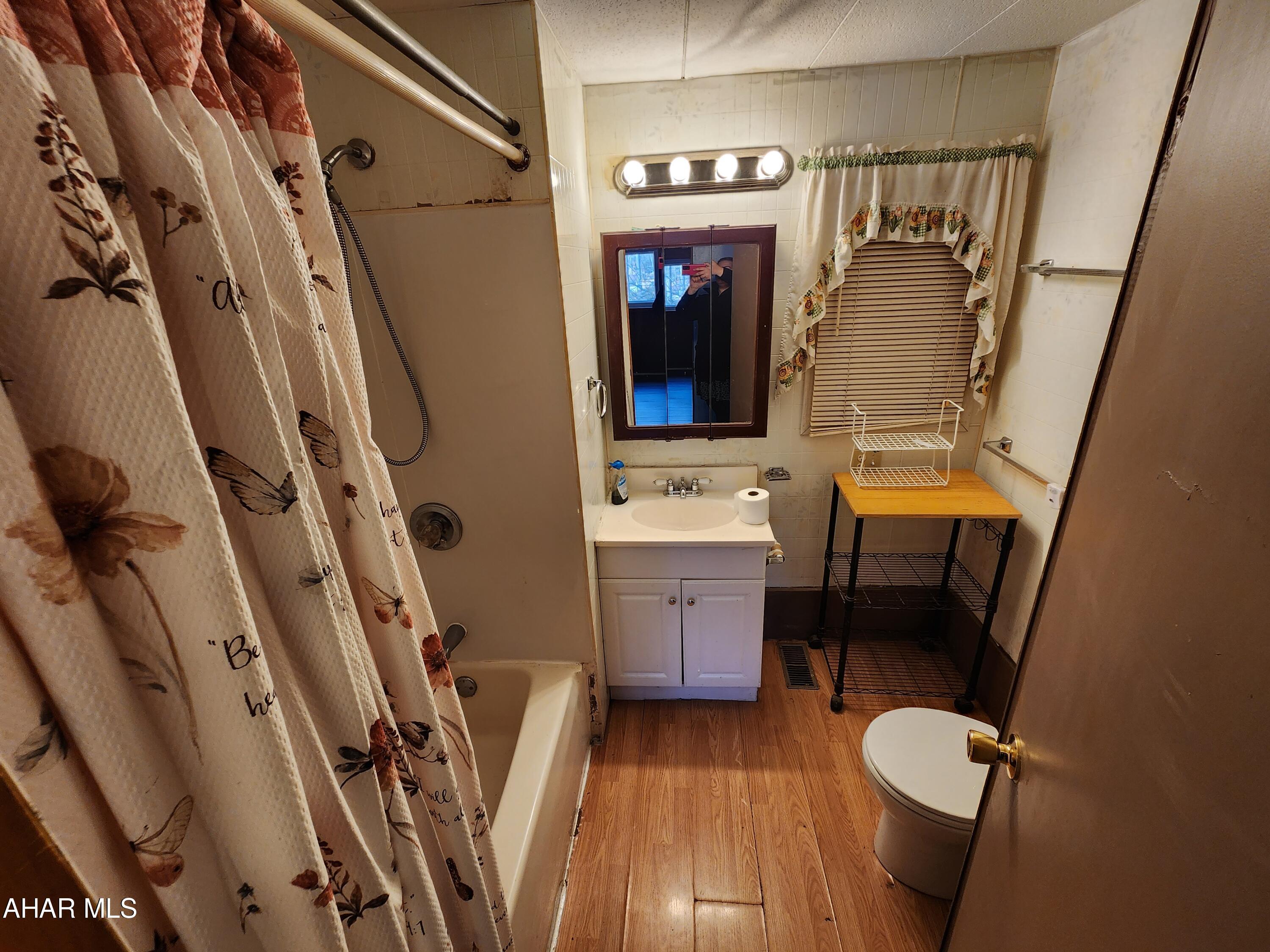 Glendale Yearound - Residential