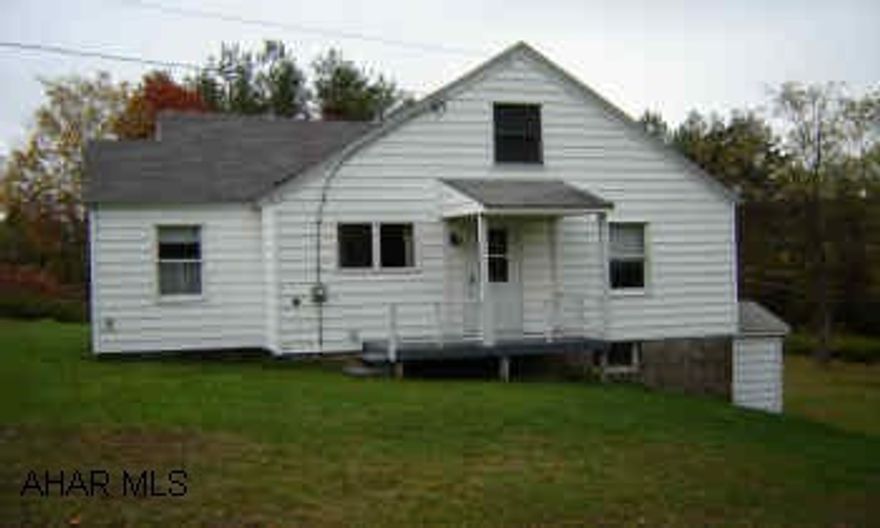 One story w/2 bedrooms on 2.78 acres, stream on property, some woods, very nice location - house needs cosmetic work. One story w/2 bedrooms on 2.78 acres, stream on property, some woods, very nice location - house needs cosmetic work.