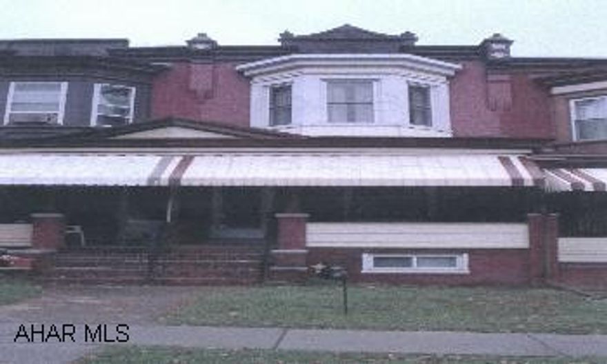 3 bedroom townhouse, central air, newer windows and doors, storage shed, fenced yard. 3 bedroom townhouse, central air, newer windows and doors, storage shed, fenced yard.