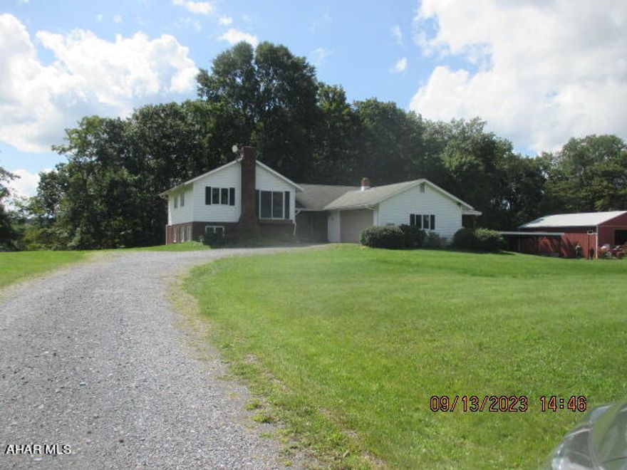 3.6 acre lot with 40x50 insulated steel building and 45x28 pavilion.
Listing agent is related to sellers.