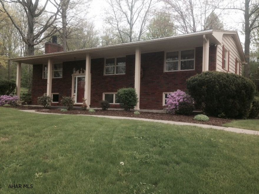 This is one of the prettiest streets in Hollidaysburg. This 3 bedroom and 3 bath is on a nicely maincured lot. All freshly painted and offers hardwood floors. Large eat-in kitchen is nice and bright.