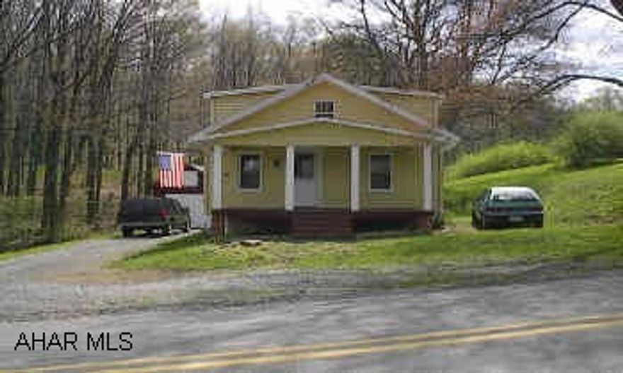 Cute 3 bed Cape Cod.