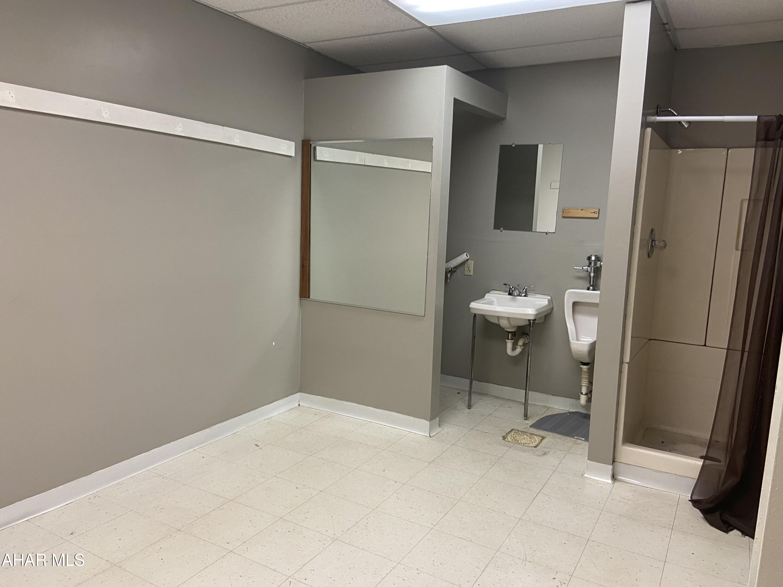 None - Commercial Lease