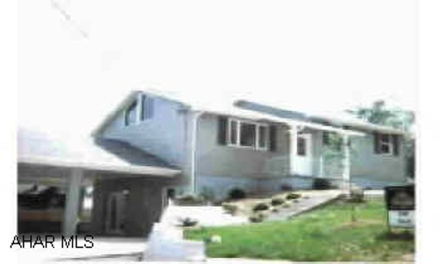 New construction, stunning multi-level home. Great room with cathedral ceilings, hardwood floors, central air, beautiful fenced lot, gas fireplace, lot size is 100 x 102, commission is 5%. Tri-level. New construction, stunning multi-level home. Great room with cathedral ceilings, hardwood floors, central air, beautiful fenced lot, gas fireplace, lot size is 100 x 102, commission is 5%. Tri-level.