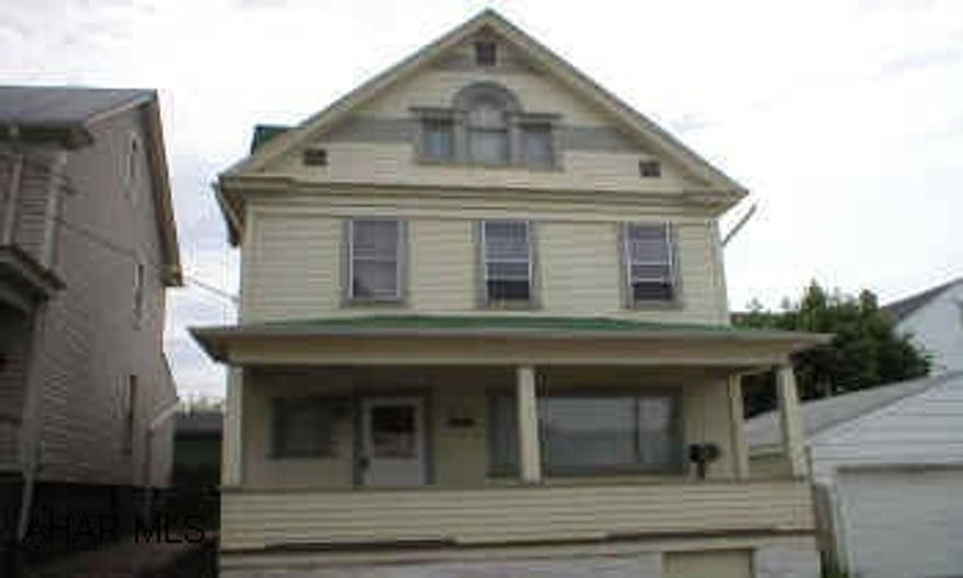 Spacious with lots of potential for the 1st time home buyer or investor. Spacious with lots of potential for the 1st time home buyer or investor. Seller will consider Article of Agreement