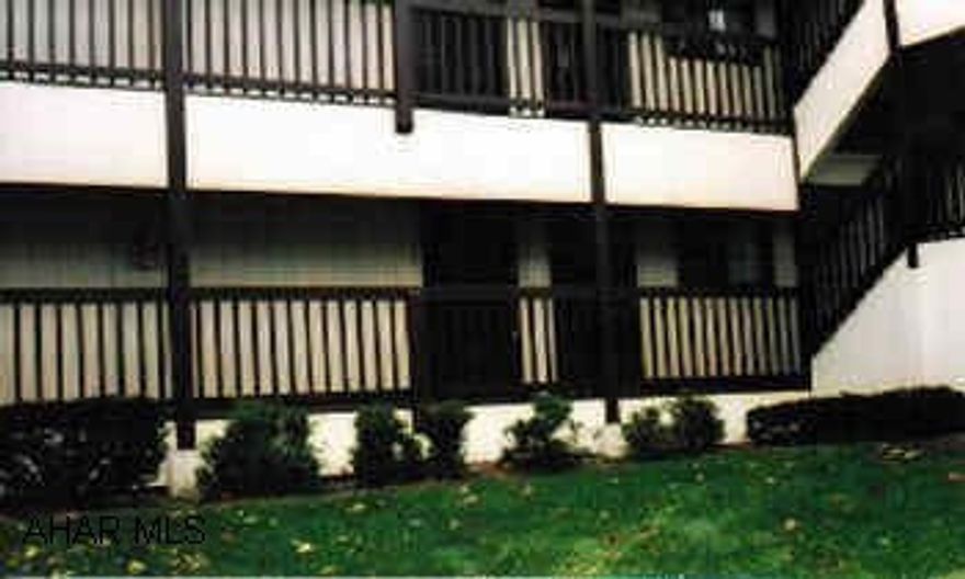 2 bedroom, not a rental unit, refurbished 1 year ago. Can sleep 8.  Assoc Fee.  Club house, hot tub, sauna, tennis courts included in Assoc. Fee.