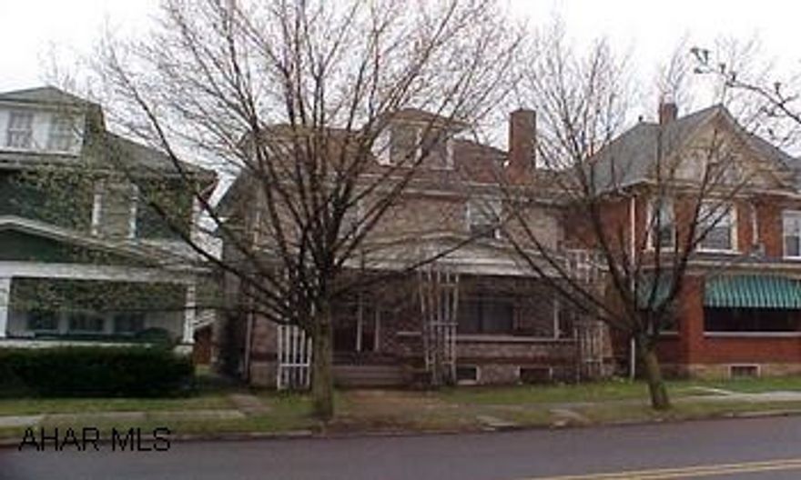 Beautiful Home with lots of character- French doors, Pocket doors, Natural woodwork #J799 Beautiful Home with lots of character- French doors, Pocket doors, Natural woodwork #J799