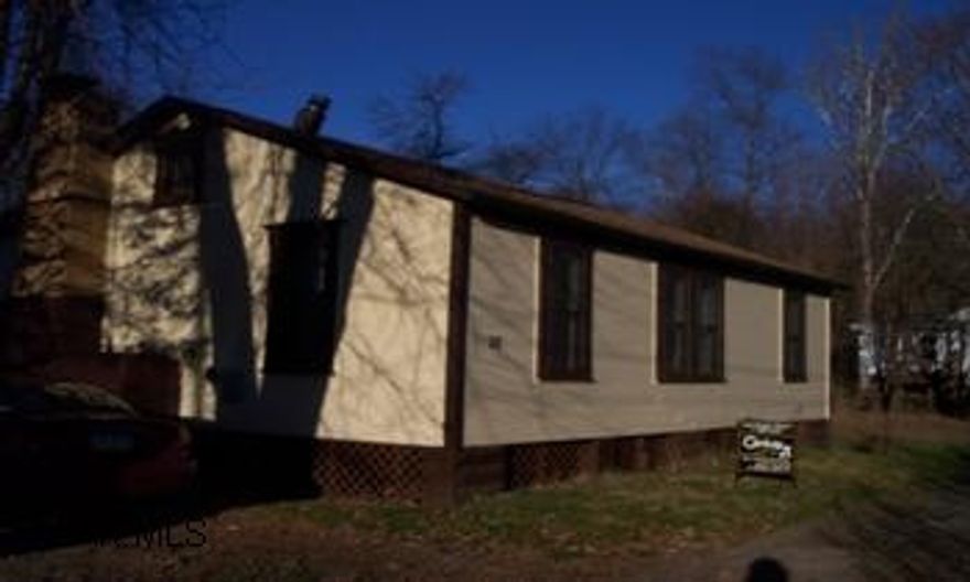 two bedroom cottage along Dunnings Creek