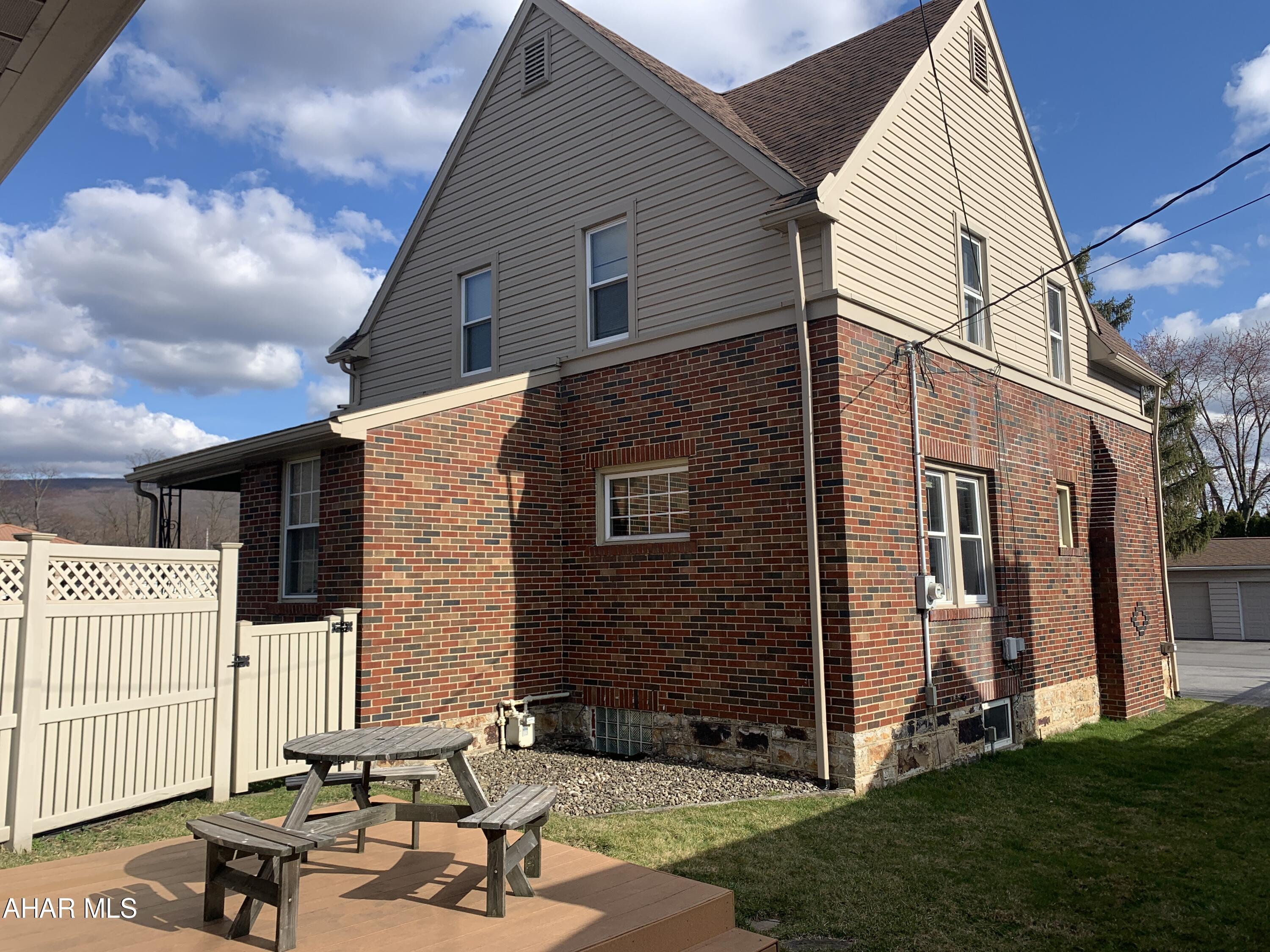 Llyswen - Residential