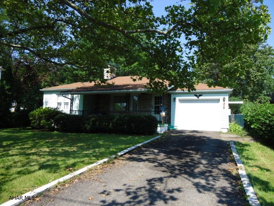 Large Living Room W/Fireplace, Nice Fenced Lot, Eat-In Kitchen, Main Level Laundry.  Needs Some TLC.  Owner To Find Suitable Housing - On List For Apartment.