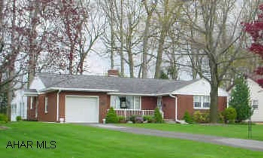 Well Built Brick Ranch in desirable area of Martinsburg. 3BR, 1.5 BA, Modern kitchen, Built in hutch in DR, Full finished basement with woodburning fireplace, Hardwood floors, Plaster walls, Sunporch, Large 0.43 acre wooded lot. HOME WARRANTY INCLUDED. Well Built Brick Ranch in desirable area of Martinsburg, 3 BR, 1.5 BA, Modern kitchen, Built in hutch in DR, Full finished basement with woodburning fireplace, Hardwood floors, Plaster walls, Rear sunporch. C/A. Large 0.43 acre wooded lot. Possession after June 15th. HOME WARRANTY INCLUDED.