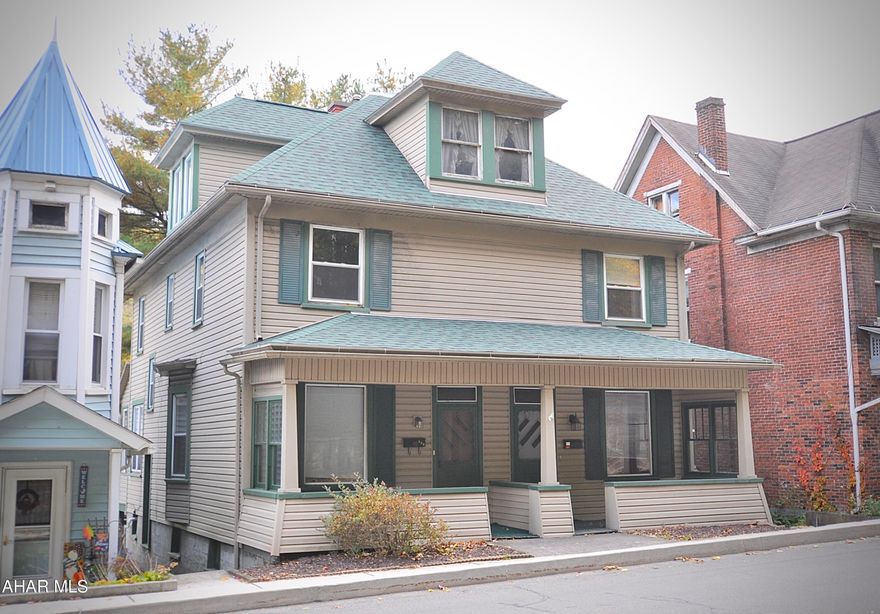 Wow! A rare find, this duplex contains 3 bedrooms, 1 full bath, living room, kitchen and dining room on each side! Each side has separate electric, gas and water meters. Other features include updated electrical panels, efficient natural gas hot air furnaces and hot water heaters, brand new roof in 2022, brand new carpet in 430 Washington, potential for lots of off street parking in rear yard accessed by rear alley, low taxes. Move into one side and rent the other to help cover your mortgage! According to FEMA map, this structure does not appear to be in any flood area. This is a great investment or place to live. See it today!