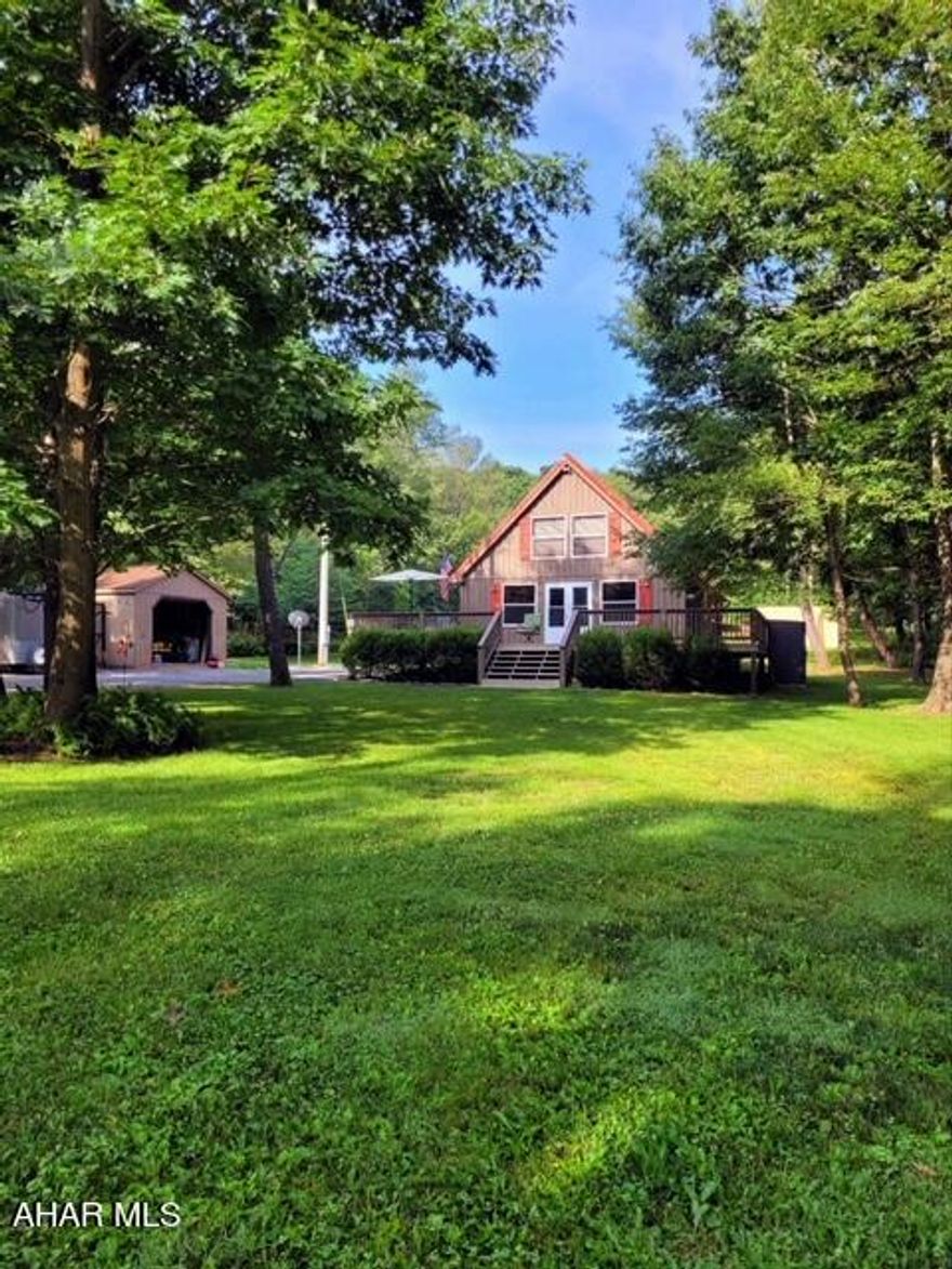 CIRCA 2010 BEAUTIFUL CUSTOM BUILT CABIN ON 6.1620 ACRES OF BOTH WOODS AND CLEARED,. A FABULOUS PLACE TO SEE WILD GAME OR BE A HUNTERS PARADISE. VERY QUIET & PRIVATE IMACULATE  CABIN BUILT OF HICKORY WOOD EXTERIOR.THIS CABIN CAN EASILY SLEEP 6 PEOPLE. IT CAN BE A FOREVER HOME, A WEEKENDER ,AIR B&B OR WHAT EVER YOUR DESIRE. THIS  CABIN IS MOVE IN READY AND EASY ACCESS FROM PITTSBURG 1 HOUR, DC,2.5 HOURS COME MAKE YOUR APPOINTMENT . YOU WONT BE DISAPPOINTED WITH THIS PROPERTY. DEAN 814 977-0950