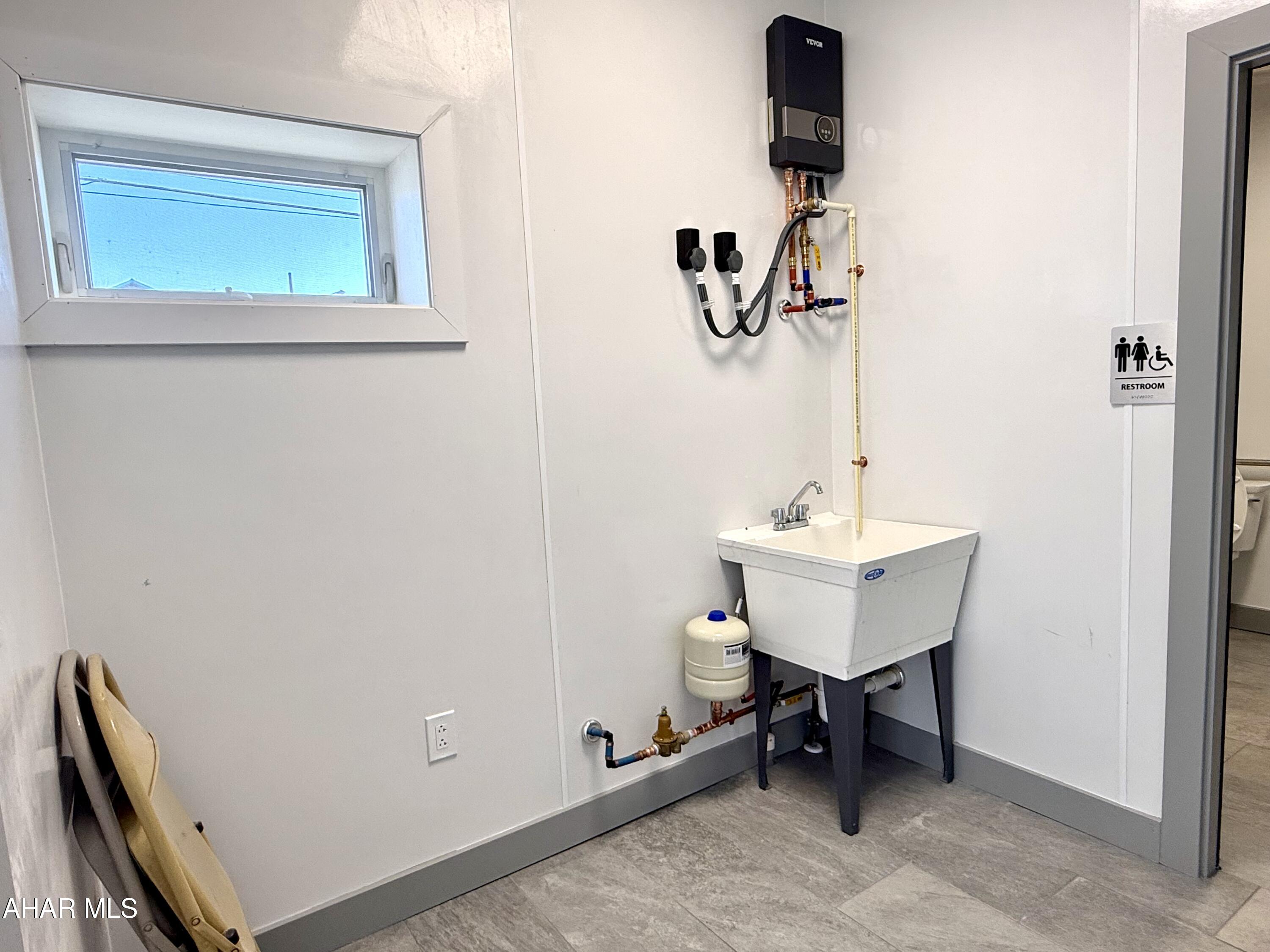 Lakemont - Commercial Lease