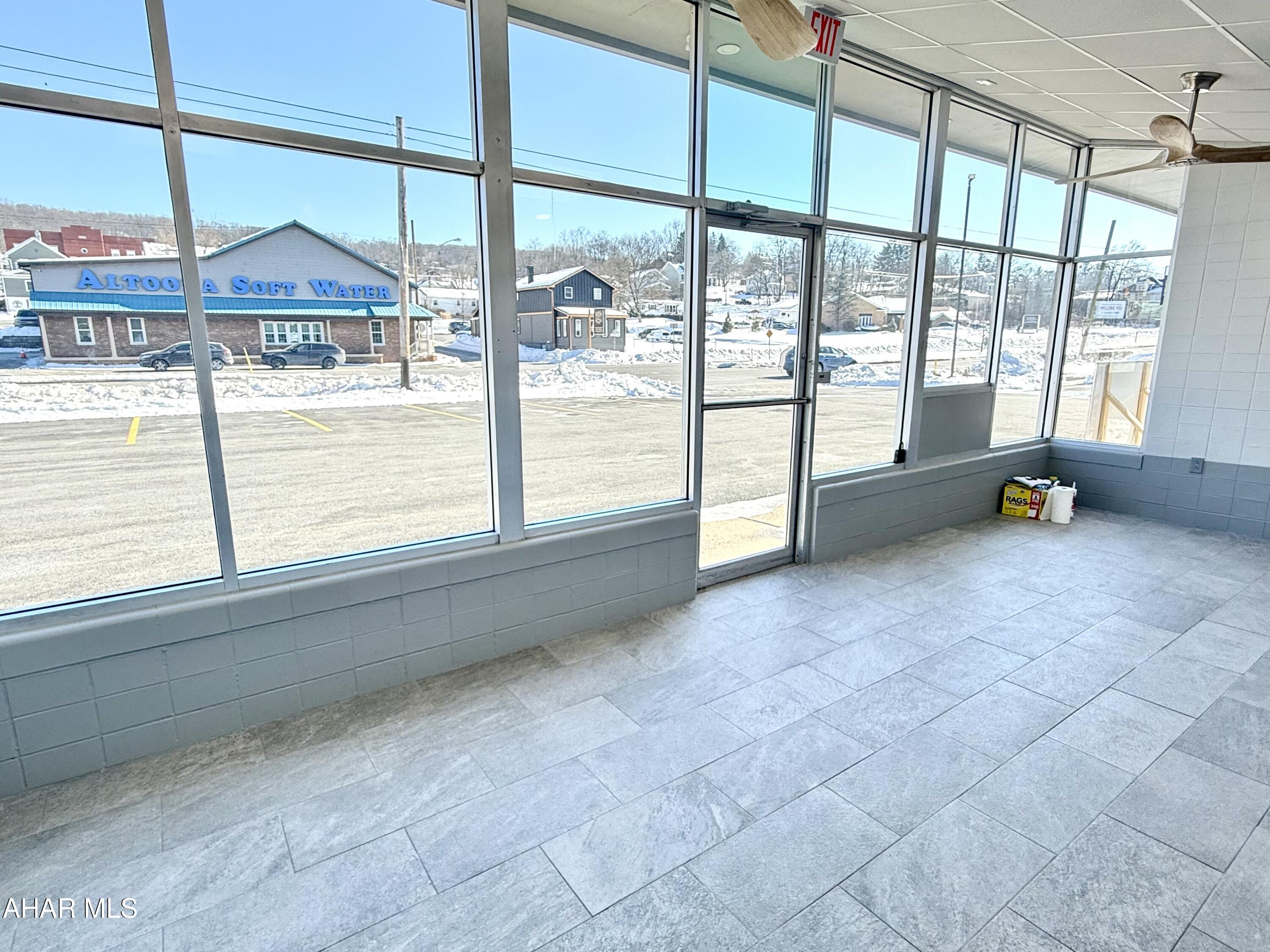 Lakemont - Commercial Lease