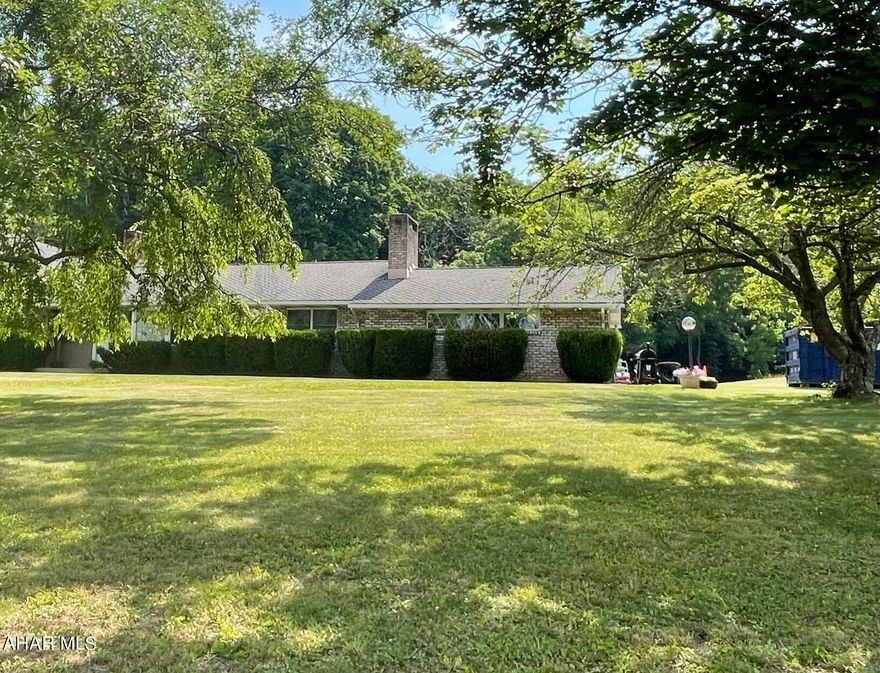 FOR COMPARABLE SALES INFO ONLY!
Contract Date - 4-19-2024
Close Date - 6/7/2024
Well maintained built home on lovely private lot.