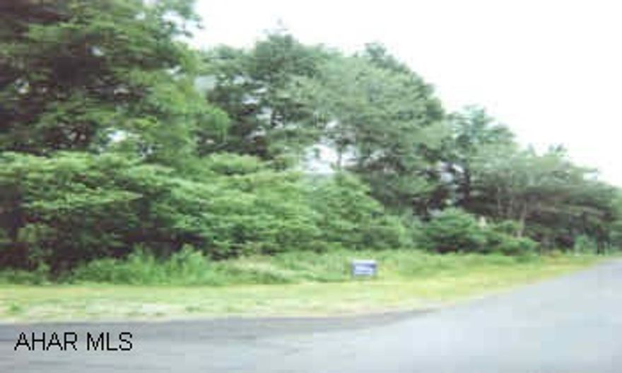 NEW HOME SITE 3 LOTS , PUBLIC WATER & SEWAGE AVALIABLE