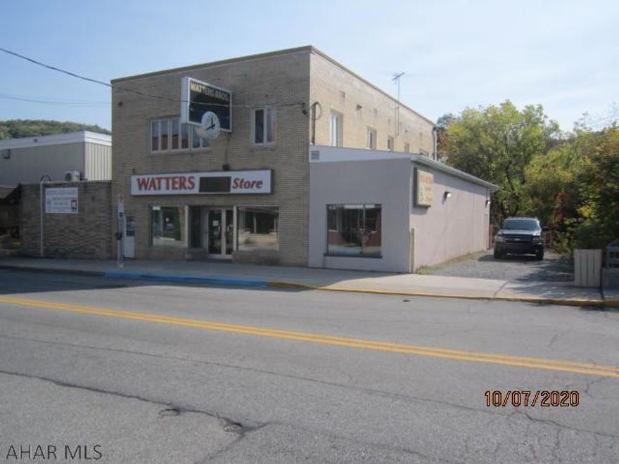 The second floor is currently a 3 bedroom ,1 bath , large living room ,dining room and full kitchen. This apartment has approx. 1,782 of living spaceThere is a non-compete clause with Rite Aid.