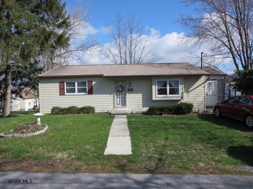 Nice two bedroom rancher located on quiet street. Very short walk to the shops and restaurants of Historic Downtown Bedford. Relax on the pleasant screened in porch. Central air conditioning. This house is move-in ready.