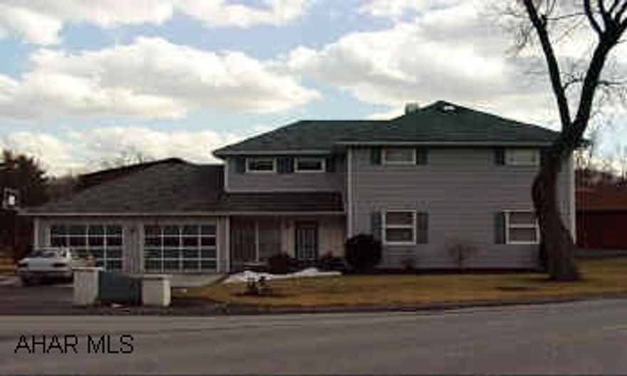 Great family home - spacious & bright seller building new home