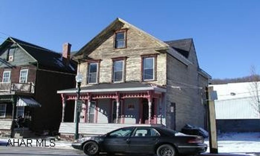 Handyman's special.  2 1/2 story 3 bedroom home in need of repair.  Call Listing Agent for disclosure information. Subject to short sale. Handyman's special.  2 1/2 story 3 bedroom home in need of repair.  Call Listing Agent for disclosure information. Subject to short sale.