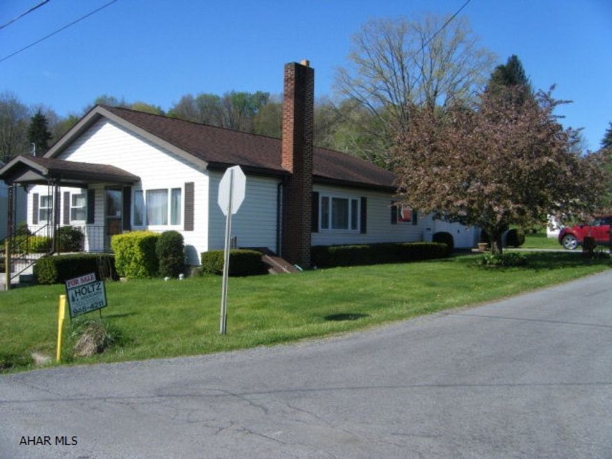 Ranch home, very nice condition. Finished family room in basement is 5'10 high. New carpeting.