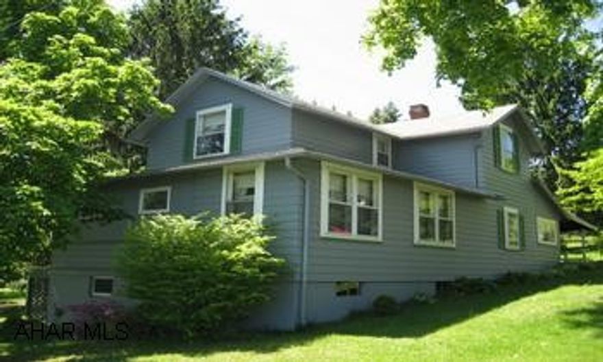 Well maintained 2 story on big private lot with good view. Lots of room for a 2nd lot sale or future new home site on ths 170' X 110' lot.