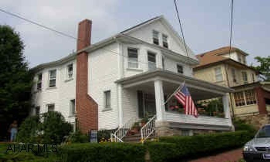 BEAUTIFULLY RENEWED 4 BR WITH CHARMING PRIVATE ENGLISH PATIO/GARDEN. FORMAL DINING ROOM, DEN, FIREPLACE. $500 BONUS TO SELLING AGENCY IF SOLD BY 8/01/03.