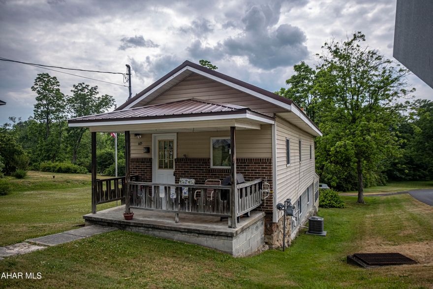 Absolutely adorable and well maintained Bungalow on .28 of an acre . Home features 1 bedroom and 1 full bath, an eat in kitchen, and living room. Home has central air ,a built in desk , a carport and a shed. Schedule a tour today.