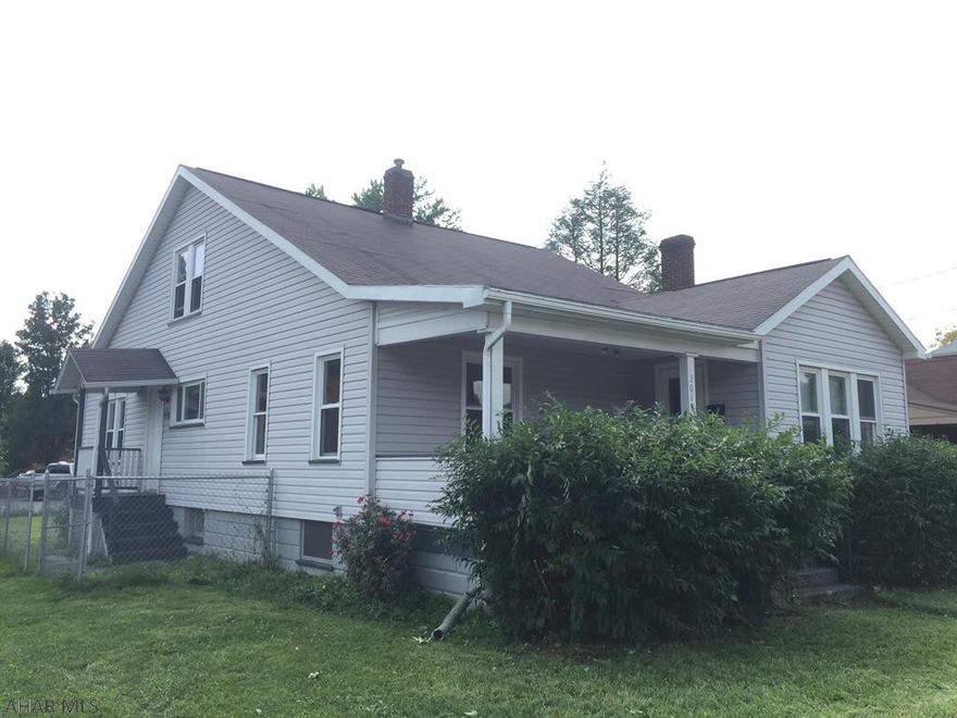 Charming home across from Mansion Park.  Eat in kitchen, bath, living room and bedrooms on first floor provide for easy one level living.  Off street parking in rear.  House is Agent owned.